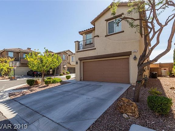 3rd image of 3047 Bella Verona Ave