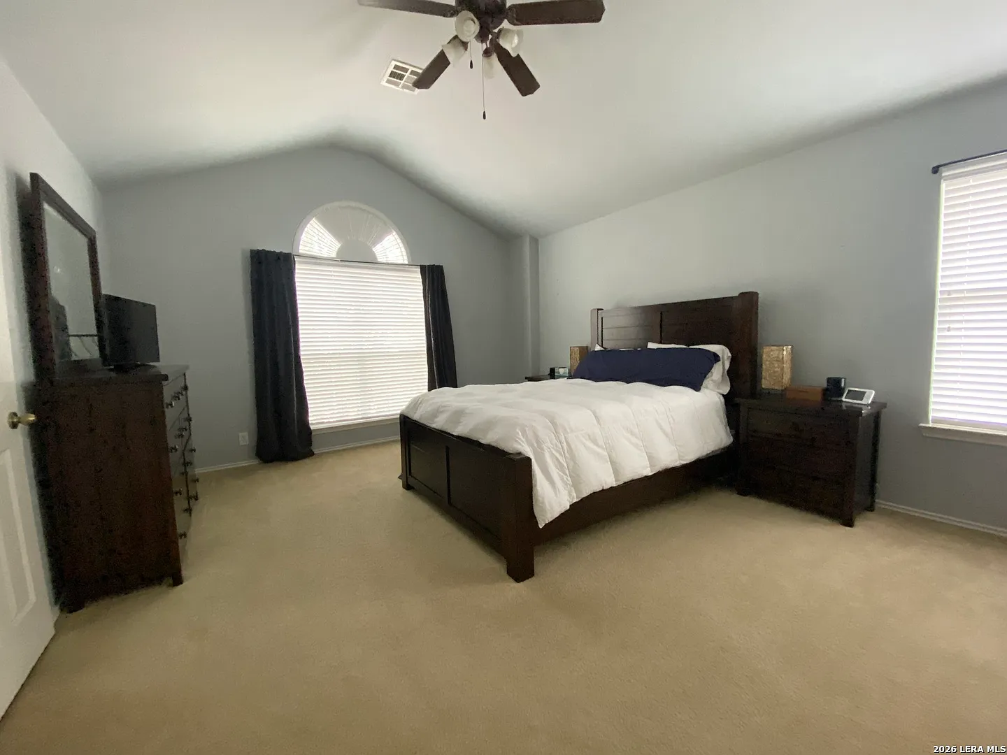 4 bed, 3.5 bath, 2549 sqft, $2,200 — Photo 2