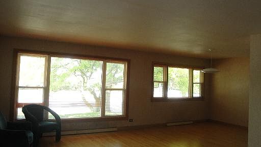 5th image of 4515 W Howard St