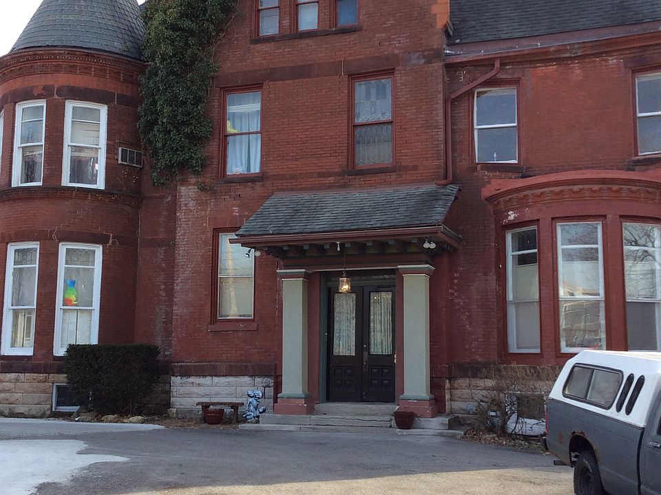 1st image of 121 E 36th St APT 1