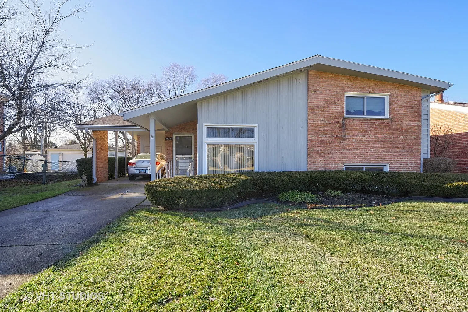1034 Longaker Rd photo 1