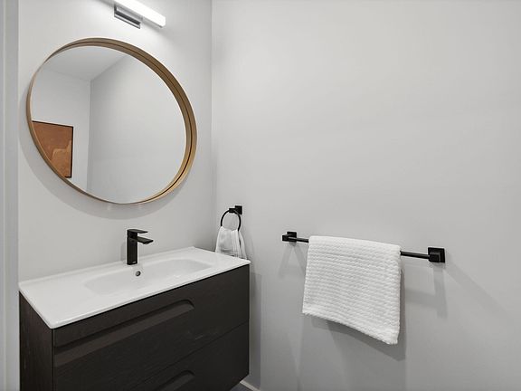 3rd image of 75 Chestnut Street #609