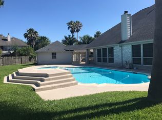 2118 Five Iron Dr, Houston, TX 77089