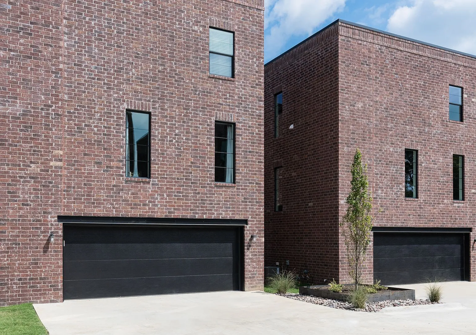 Modern 4 bedroom 3 bath near Razorback campus - 2nd story loft — Photo 3