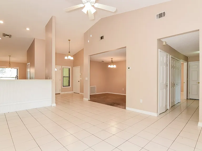2526 Wrencrest Cir — Photo 4