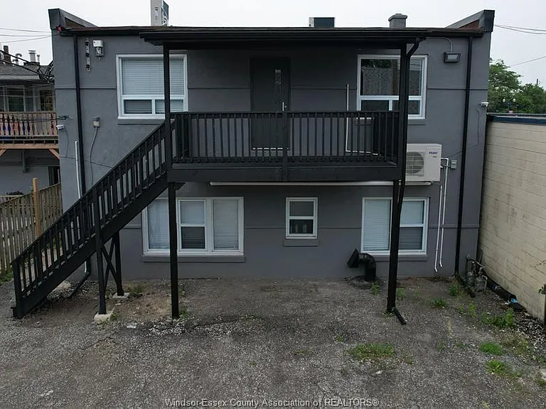 806 Ottawa St — Photo 12