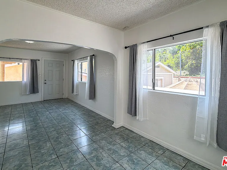 3331 1/2 City Terrace Dr — Photo 11