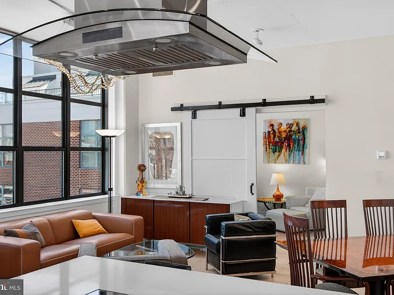 2020 12th St NW #Penthouse 03 — Photo 7
