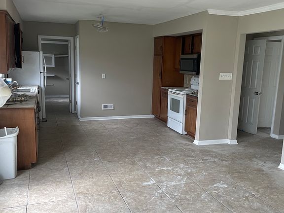 2nd image of 4828 Desoto Dr