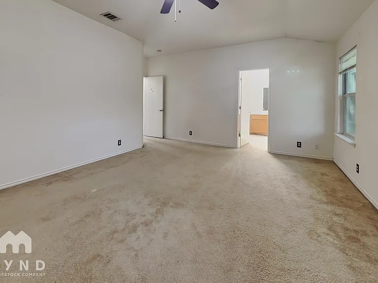 4611 Echo Lake Dr — Photo 9