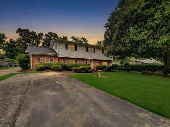 19 Vicki Cir, Greenville, SC 29615