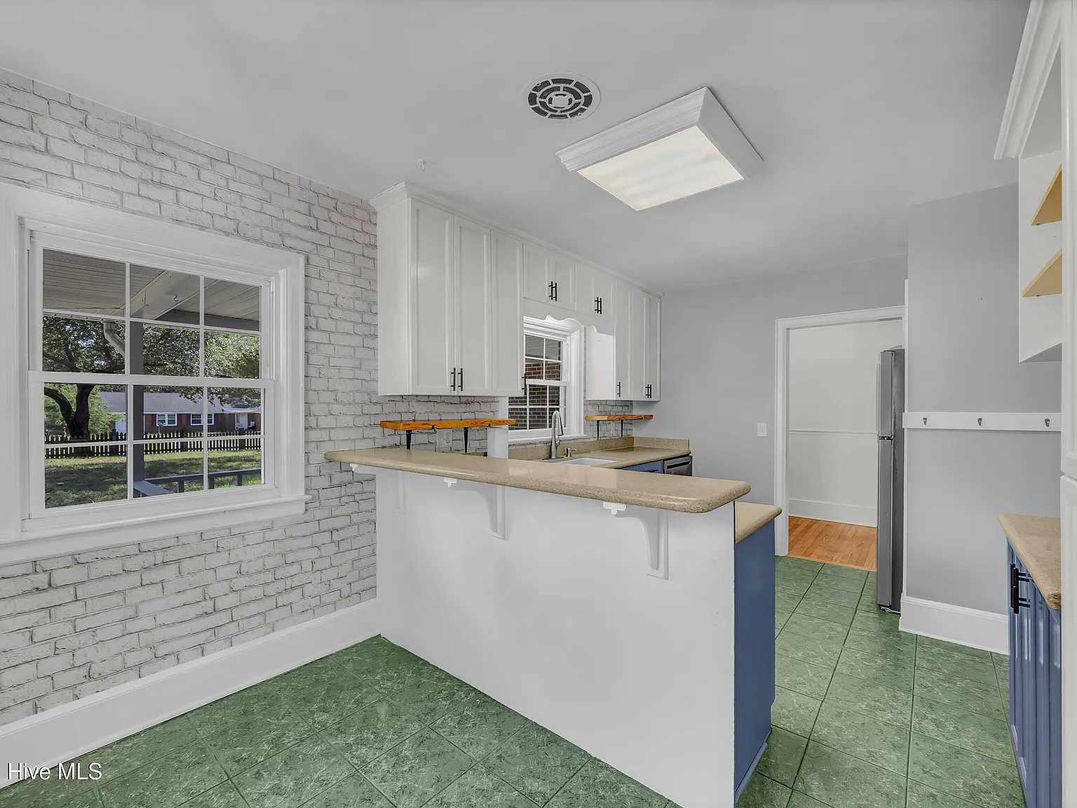 3 bed, 2.0 bath, $2,150 — Photo 4