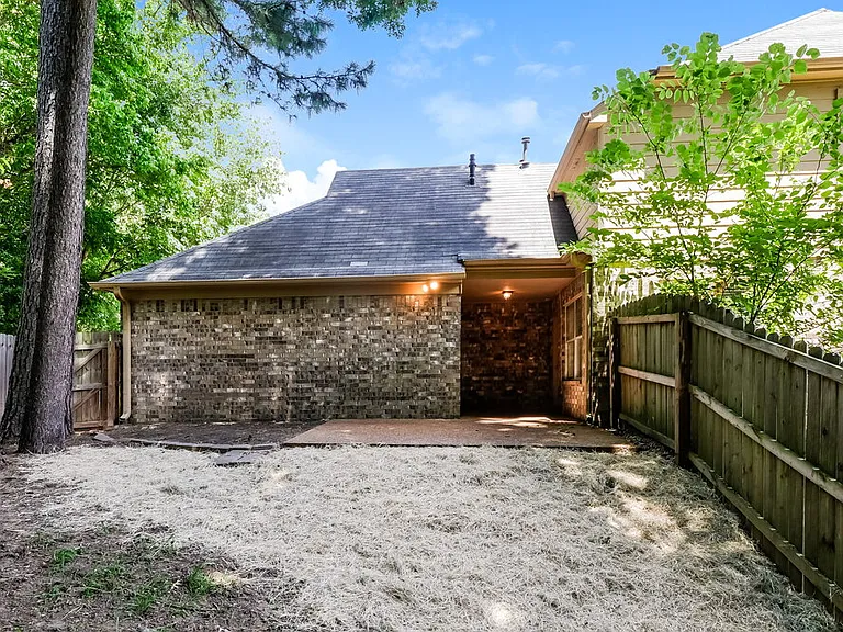 1341 Broadstone Ln — Photo 17