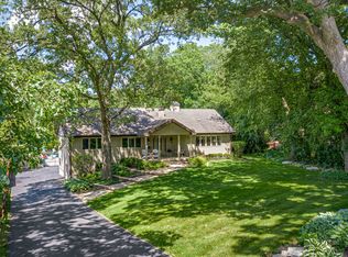 2238 Country Knoll Ln, Elgin, IL 60123