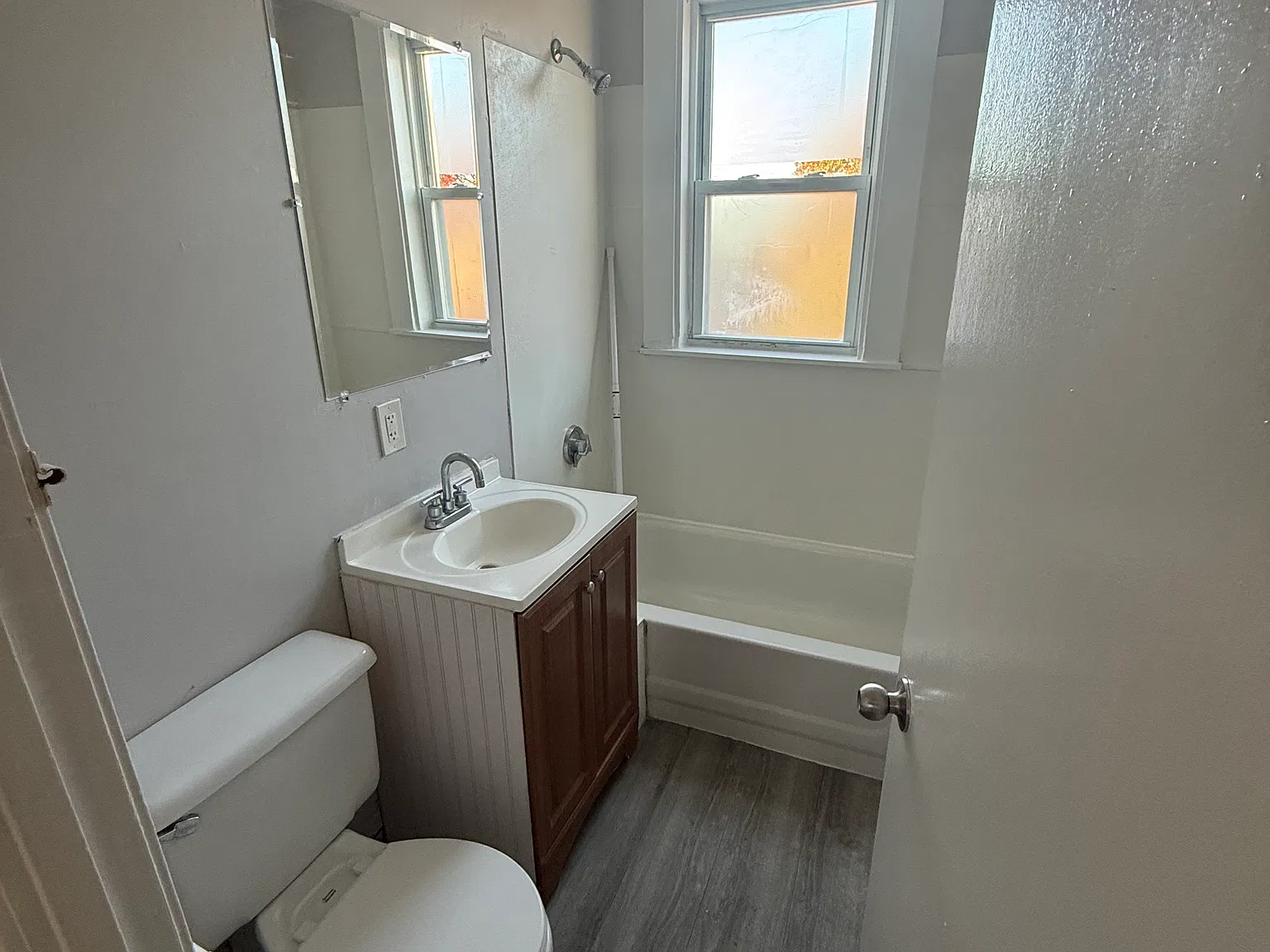 2 bed, 650 sqft, $2,300 — Photo 3