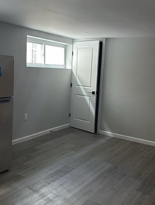 1st image of 8 Thayer Pl #Basement