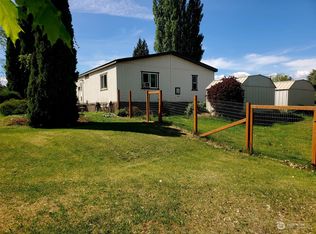 305 33rd St NW, East Wenatchee, WA