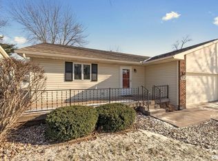 3014 55th Street Dr, Moline, IL 61265
