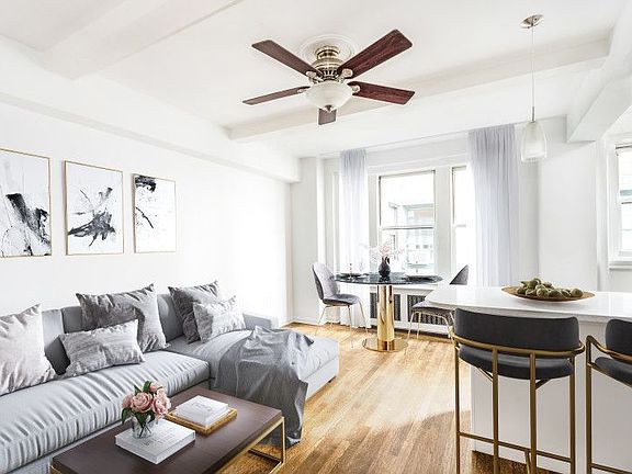 2nd image of 325 W 45th St APT 712