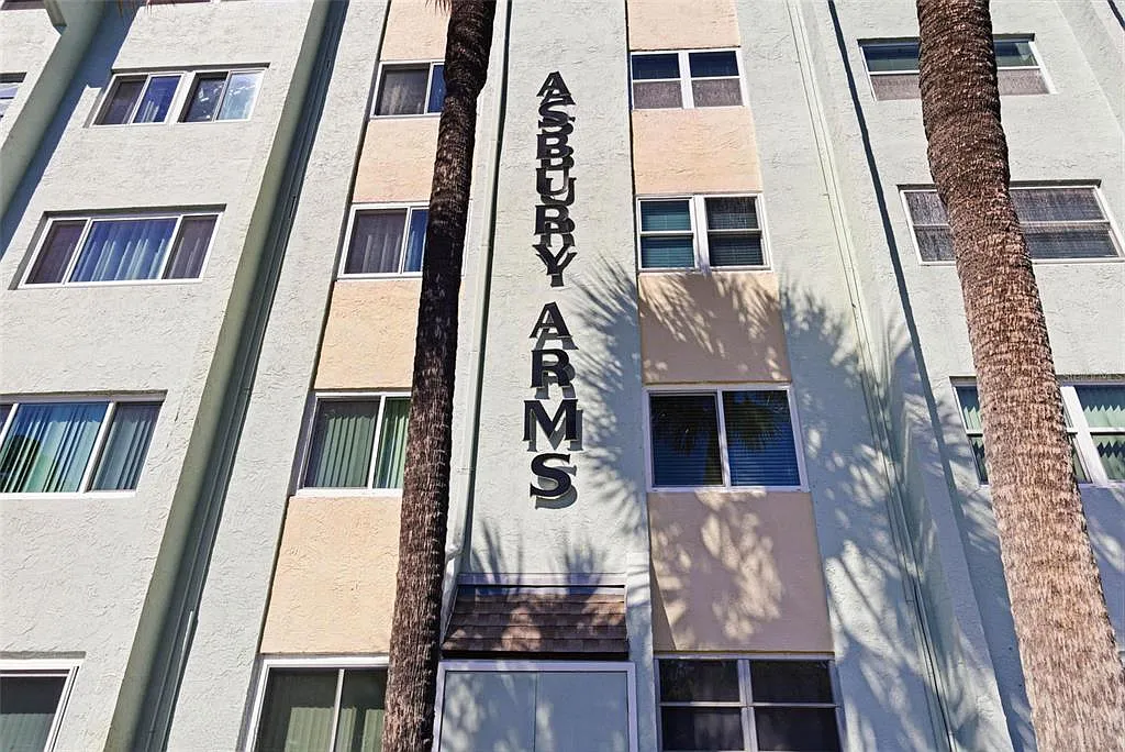 2 bed, 2.0 bath, 800 sqft, $1,500 — Photo 1