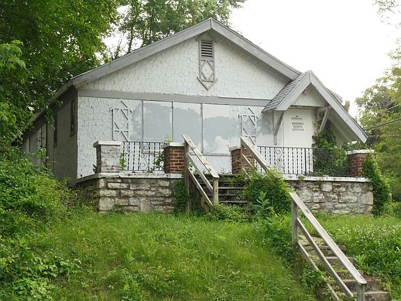 2nd image of 2600 Denver Ave