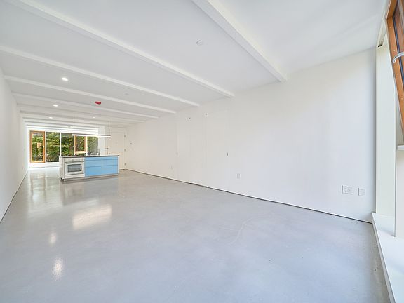 3rd image of 108 W 123rd St #3