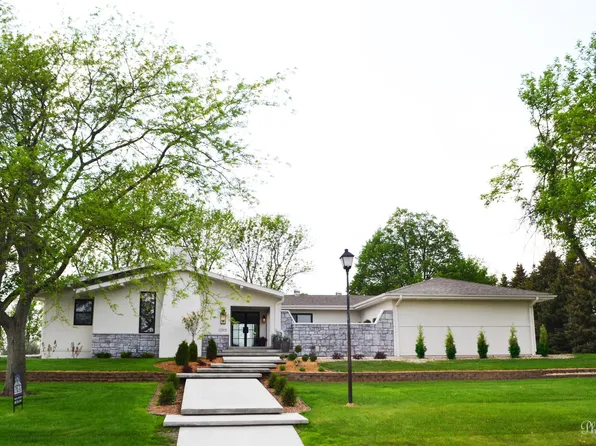 12931 Prairiewood Dr, Aberdeen, SD 57401