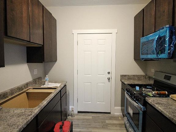 5th image of 4407 N La Crosse Ave APT 3