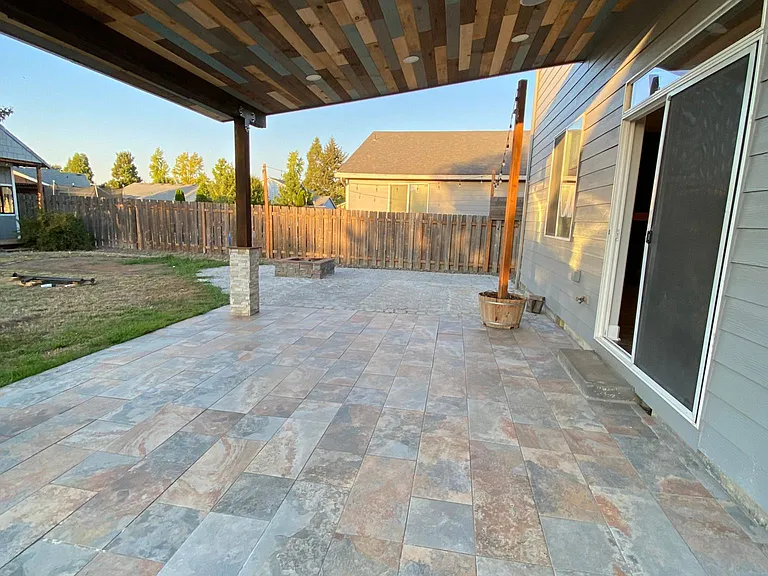 1055 Charlie Ave — Photo 10