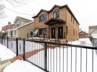 16214 76th Rd, Fresh Meadows, NY 11366