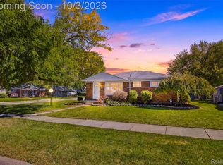 556 Henry Ruff Rd, Garden City, MI 48135