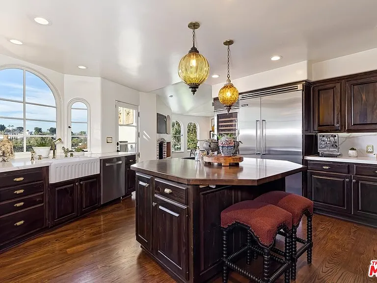 3351 N Knoll Dr — Photo 11