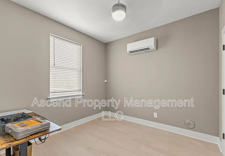 3155 Saint Elmo Ave #10 — Photo 6