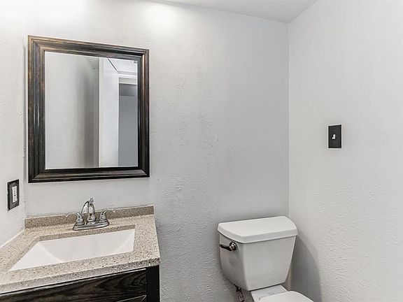 3rd image of 15702 Corinthian Way