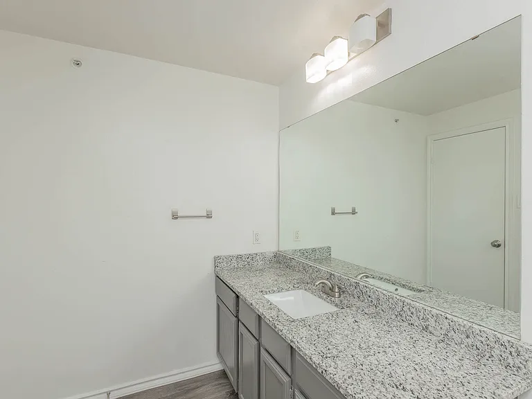 Contigo Westover Hills — Photo 18