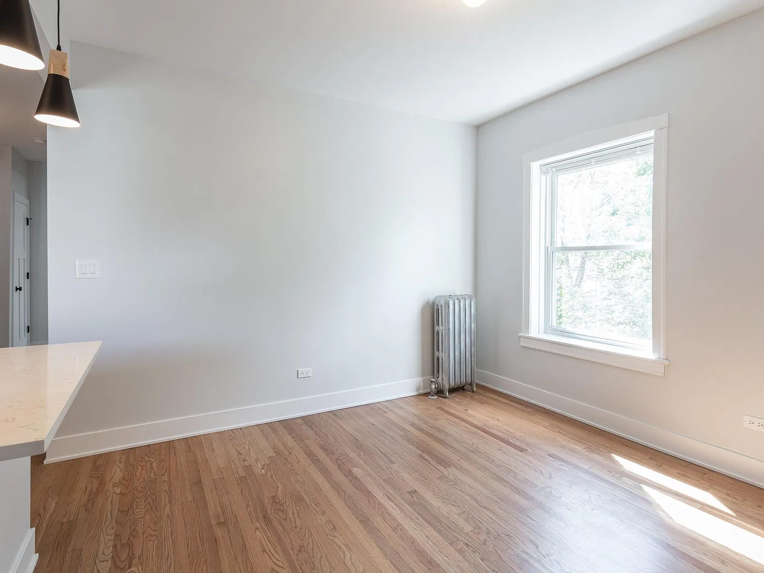 4015 N Lowell Ave — Photo 3