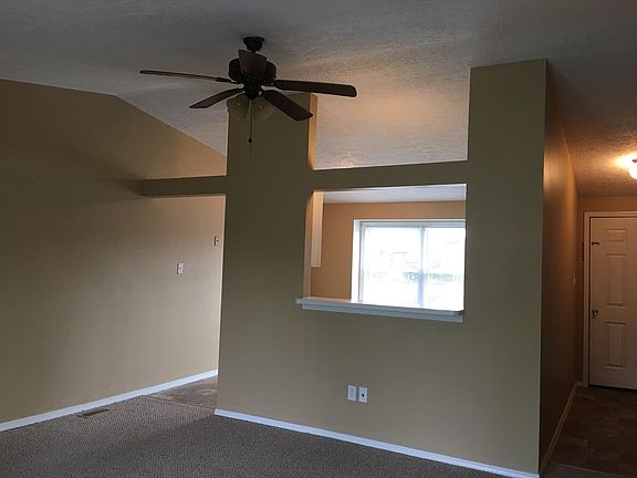 5th image of 2433 Downing Dr