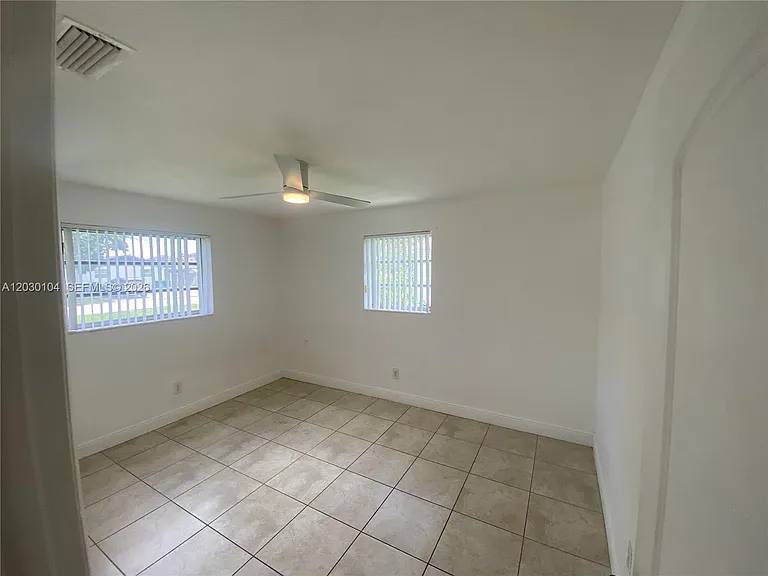 25421 SW 107th Ct #25421 — Photo 10