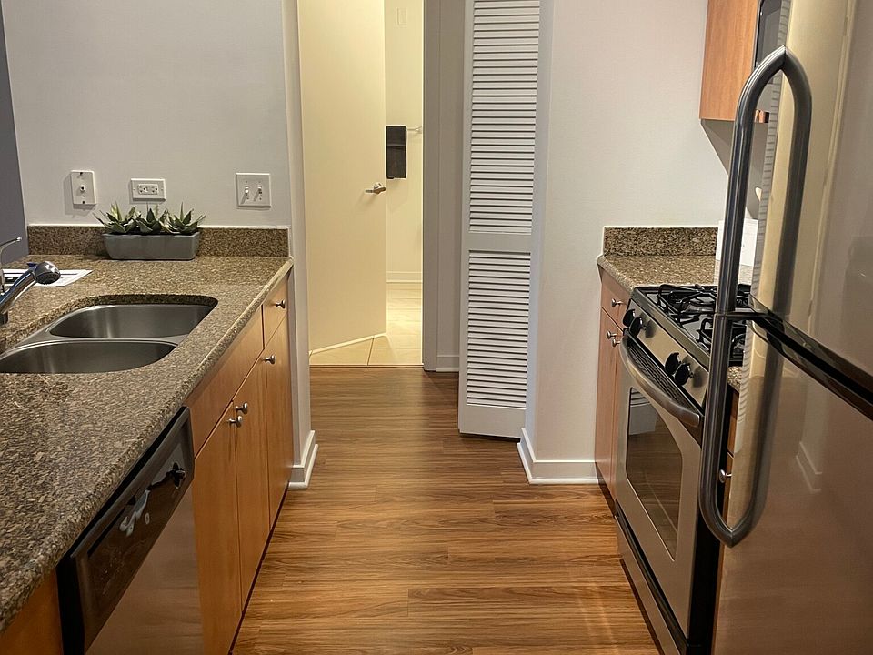 1st image of 727 S Clark St #311