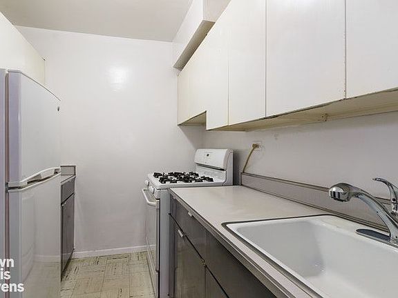 4th image of 160 W End Ave APT 19H