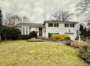33 Garwood Rd, Fair Lawn, NJ 07410