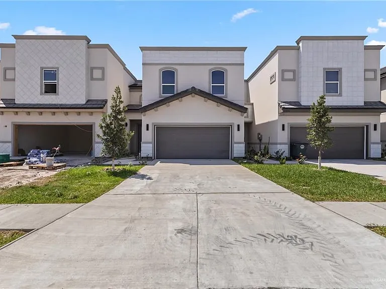 2206 Corales St — Photo 1