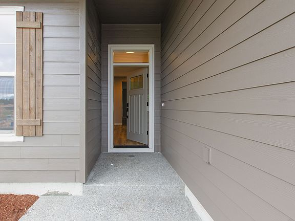 3rd image of 9716 NE 112th Ave