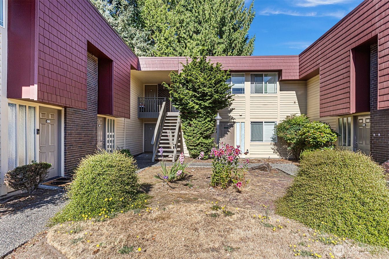 1st image of 14200 SE 6th ST #32