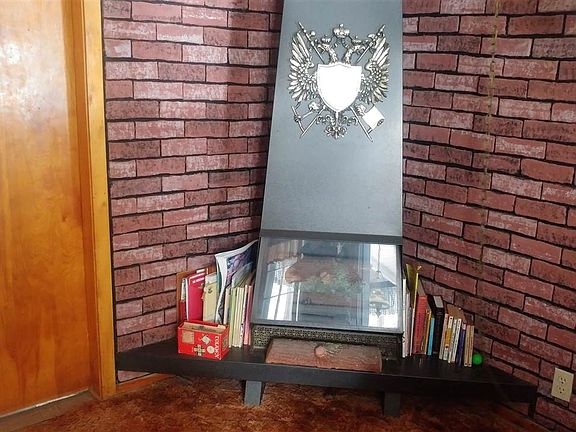 Living Area w/Fireplace