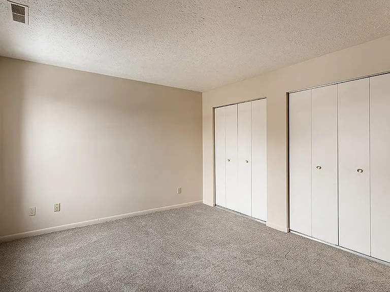 Delta Square Apartments - Lansing, MI — Photo 24