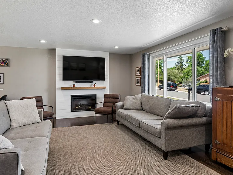 3410 E Briarwood Ave — Photo 3
