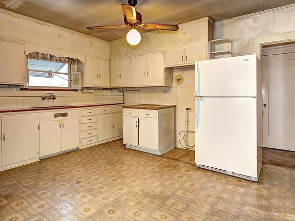 5th image of 1595 Burrell Ct