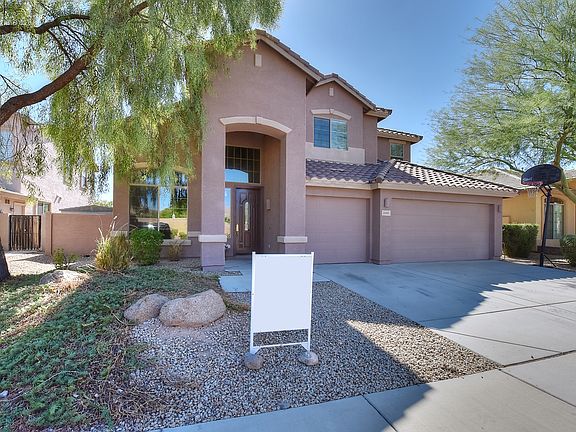 Spacious 3 car garage