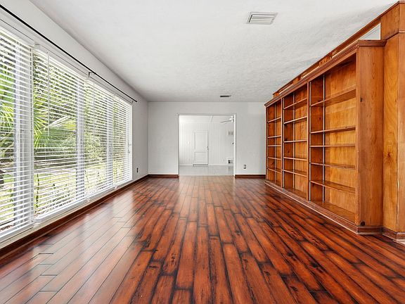 5th image of 1038 NE 21st Ave